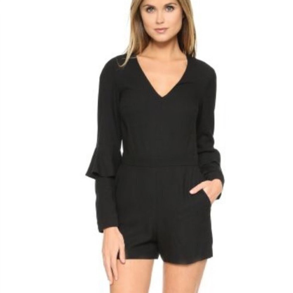 𝅺Club Monaco Bodena Black Viscose Long Ruffle Sleeve V-neck Romper Size 0